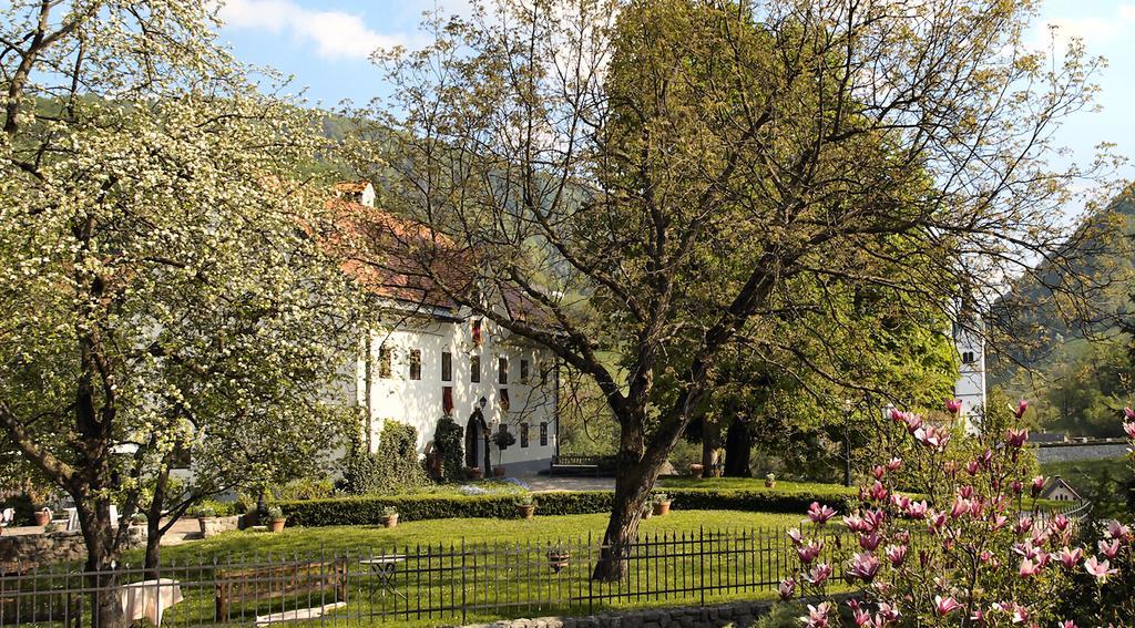 Kendov Dvorec Spodnja Idrija Dış mekan fotoğraf